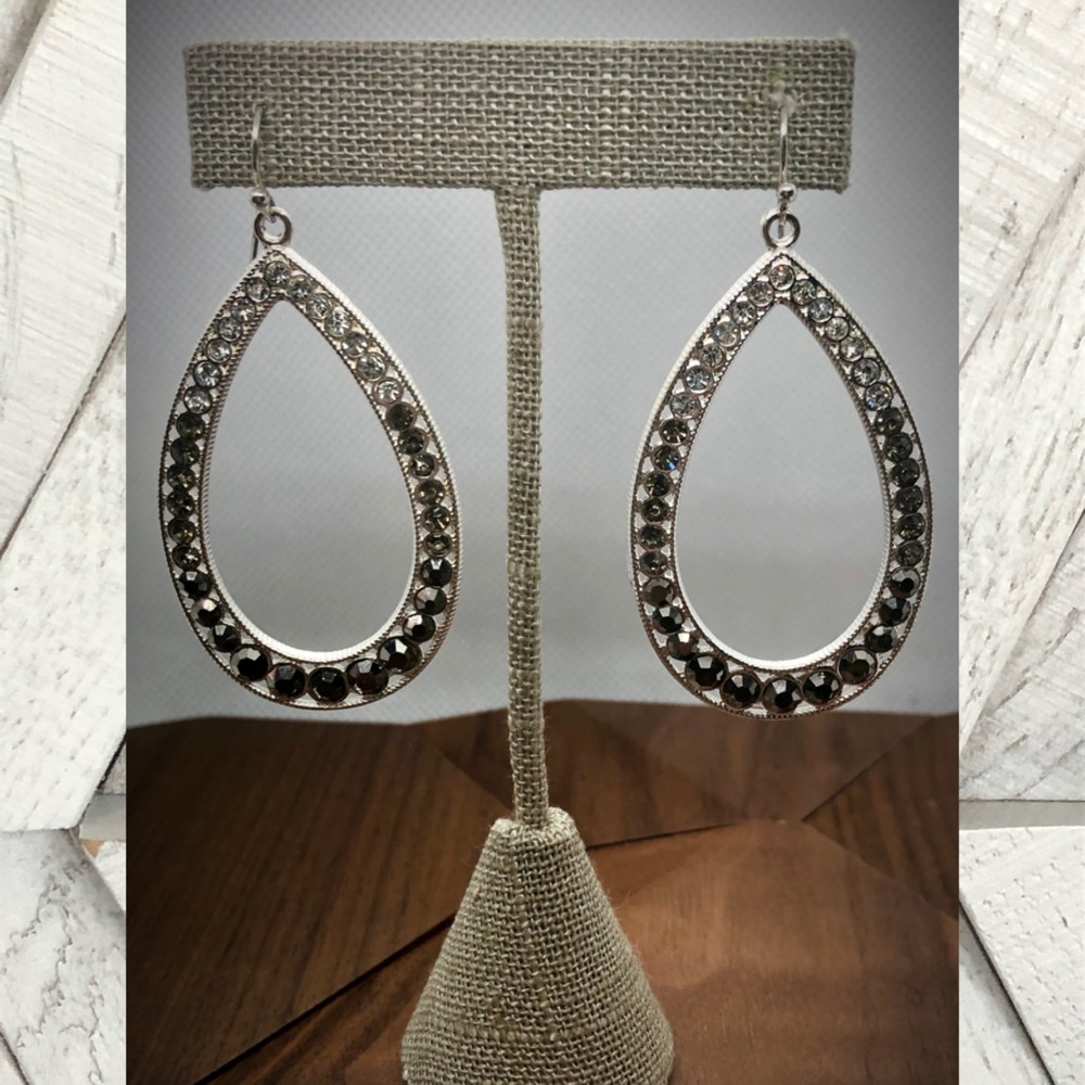 Tear Drop Rhinestone Earrings